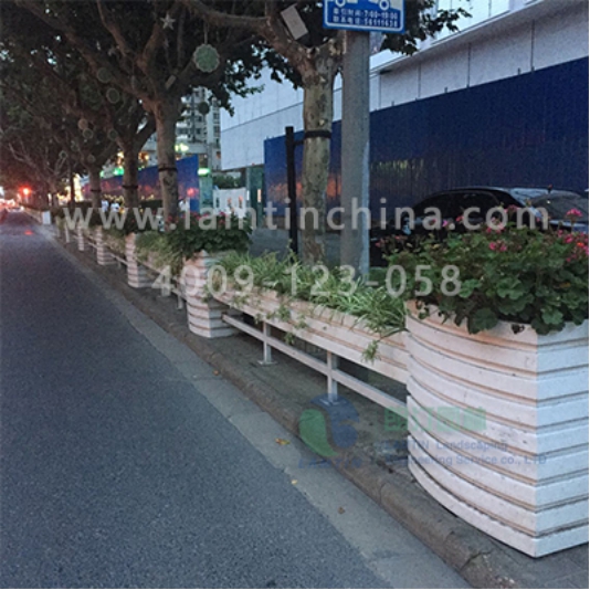 pvc微發(fā)泡花箱-朗汀道路花箱